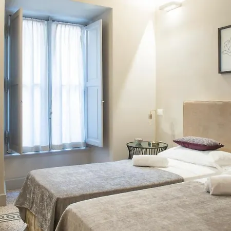 Plum Guide - Carrara & Cortile